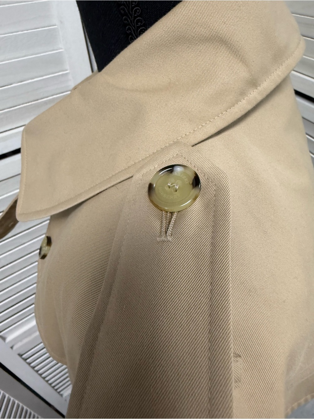 Burberry Honey-Beige Chelsea Heritage Trench Coat with Belt - Picture 8 of 16